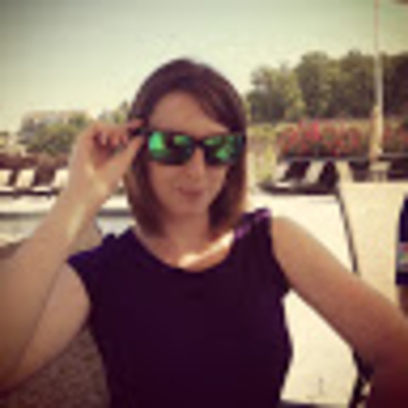 Meet your Posher, Alexandra - Picture 1 of 1